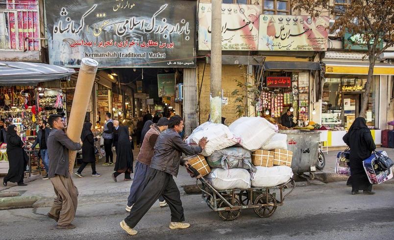 <span style='color:#8697A8;font-size:12px; font-family:tahoma;'>در نشستی با حضور معاون هماهنگی امور اقتصادی استانداری کرمانشاه و اساتید دانشگاه رازی بررسی شد</span><br>حاشیه و متن بیکاری در کرمانشاه